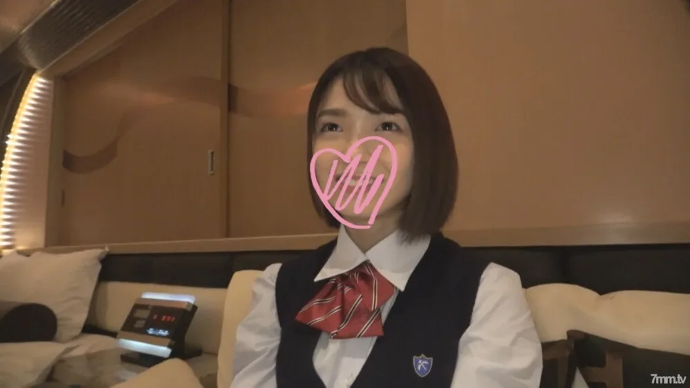 FC2-PPV-2522498 美少女J系与老人的自私性爱！同学对温柔女友的向往，是个轻飘飘的女人，很容易被金权摔倒~