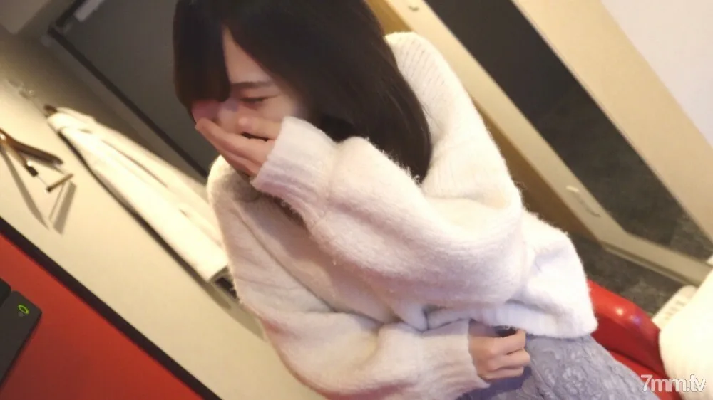 FC2-PPV-2553591 [未经审查] [外观] [完成第一枪] 愤怒的公鸡叔叔的活塞在一个看起来像 Haru 的美丽苗条美女 Risa 的尴尬外观。拒绝阴道射精的丽莎被浓浓的混浊浸透，完成了汁液的强制播种。