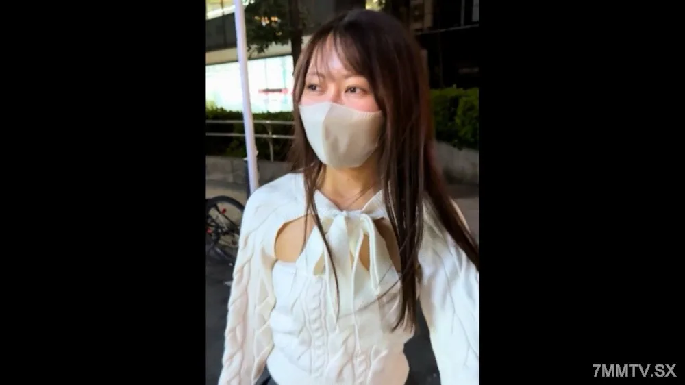 FC2-PPV-4881841 画面中是一位身材娇小、聪慧过人的偶像，一位美丽的女性，以及一场完整的体内射精性交。纤细的身体性交