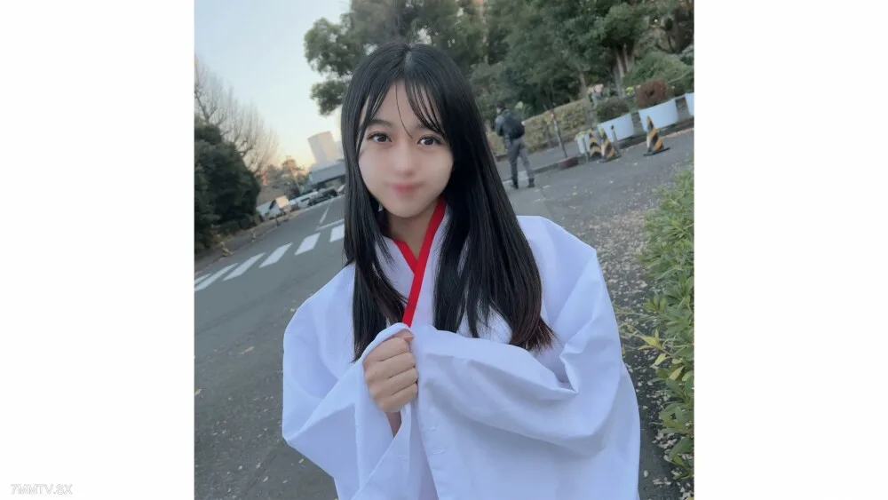 FC2-PPV-4494567 外貌!限时3天!在我的学校,我是招生组里公认的可爱女成员,我是一个偏心的女孩。
