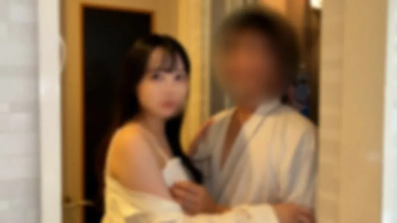FC2-PPV-4499295 一个在男友面前偷偷主动的无辜女子,在他面前进行了NTR性爱。但她的样子太色情了,我忍不住拍了一张照片…