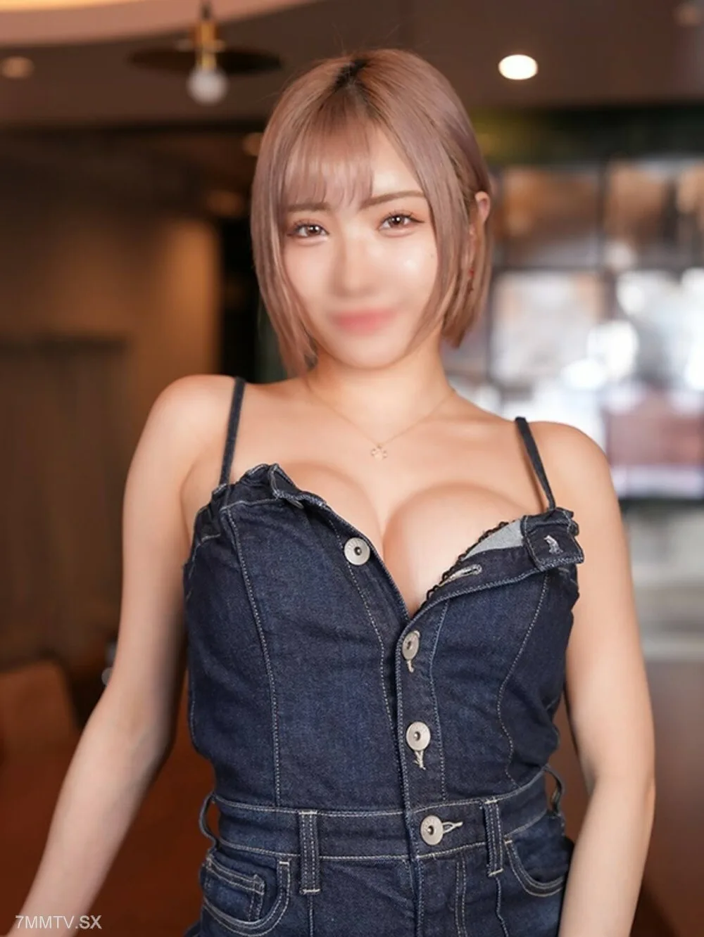 FC2-PPV-4555112 Gal Kawa 大**插入,直达女人跪下的阴茎