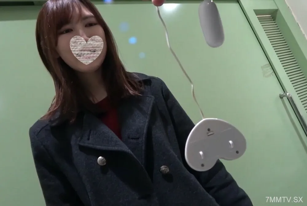 FC2-PPV-4560194 敏感美丽的女人，独特的身体♡Haruka振动器步行约会x口射精！ [高中办公室]