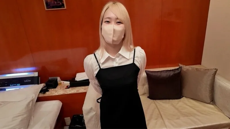 FC2-PPV-4799806 夜深人静，我和涩谷一位身材苗条的金发女店员之间的距离渐渐消失。