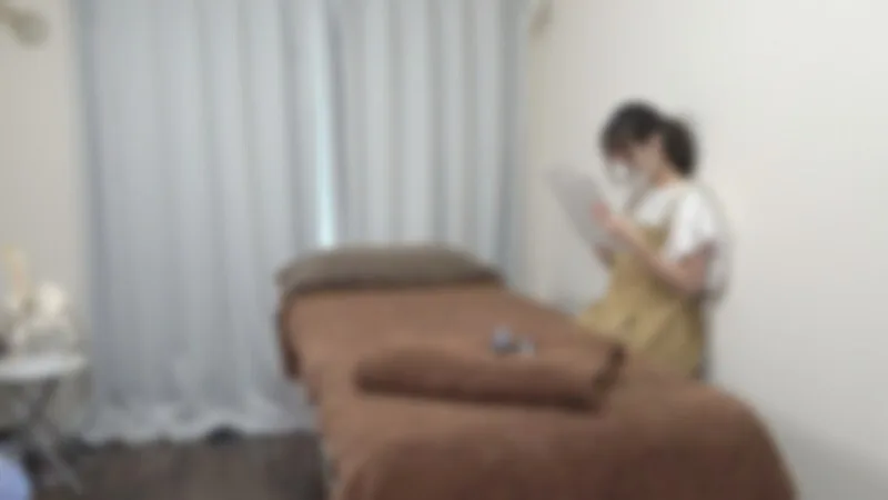 FC2-PPV-4841660 ♡2月15日前半价！ 【无/性】一位非常迷人的女士，身材娇小却散发著成熟魅力，就像一位可爱的偶像，再次光临本店。这次她要求做一次更长的精油护理。