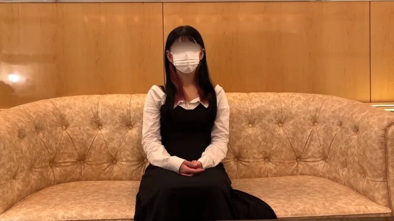 FC2-PPV-4870293 一位24岁的漂亮餐厅女服务生。一场使用假阳具和真阳具的毁灭性性爱，让她喘不过气来。