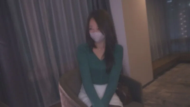 FC2-PPV-4894409 【45岁奇迹】一位性欲旺盛的美丽成熟女性参与三人性爱，并在体内射精。