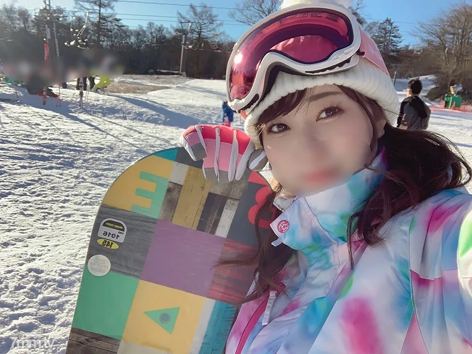 FC2-PPV-2707353 [Tsuyasu 快递女大学生] 带我去单板滑雪♥ 治愈天使（21 岁） 超过30,000 名支持者！巨乳肝 与其他经销商 配送后在酒店滑雪 Off Paco Gonzo Gonzo Creampie 个人拍摄【注意严禁处理】