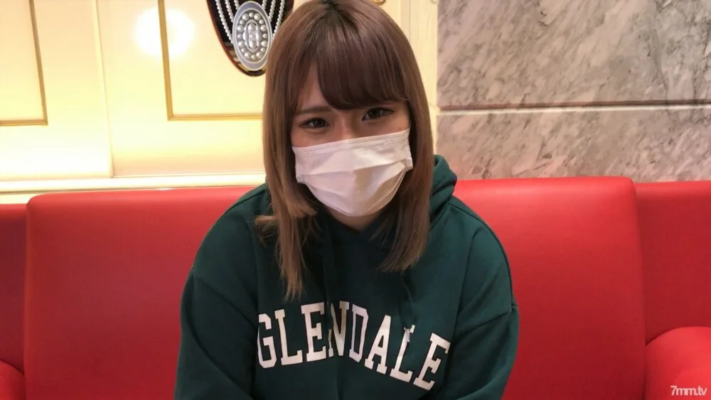 FC2-PPV-2728255 一名在加油站工作的 23 岁女孩。她将晒黑的皮肤和舌头穿孔相结合的口交是不可避免的勃起→大规模胸部射击。