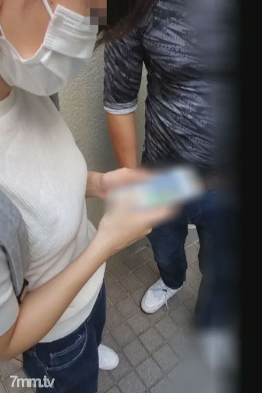 FC2-PPV-2726453 被骗拜访4P【个人】带我去闺蜜家不知不觉打开门,被三个男人推著立刻犯下两个年轻妈妈,用阴道射精让她们在同一天受孕。