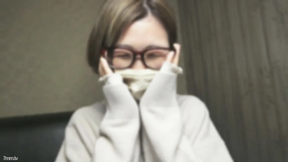 FC2-PPV-2768929 * School barre → 立即删除 * [未经审查] 一位整洁认真的小学美女老师。这是我生命中的第一个奇闻趣事，被插入一个几乎没有性经验的天真身体。戴眼镜的面部射精覆盖著精液！ FC2-PPV-2768929