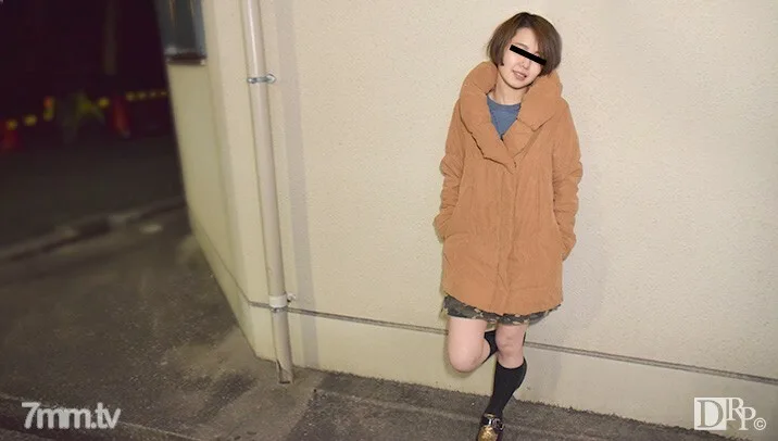 052816-01 业余Gachinanpa~我会奖励那些容易被推的学生，所以我邀请他们进行跨性别的性行为~