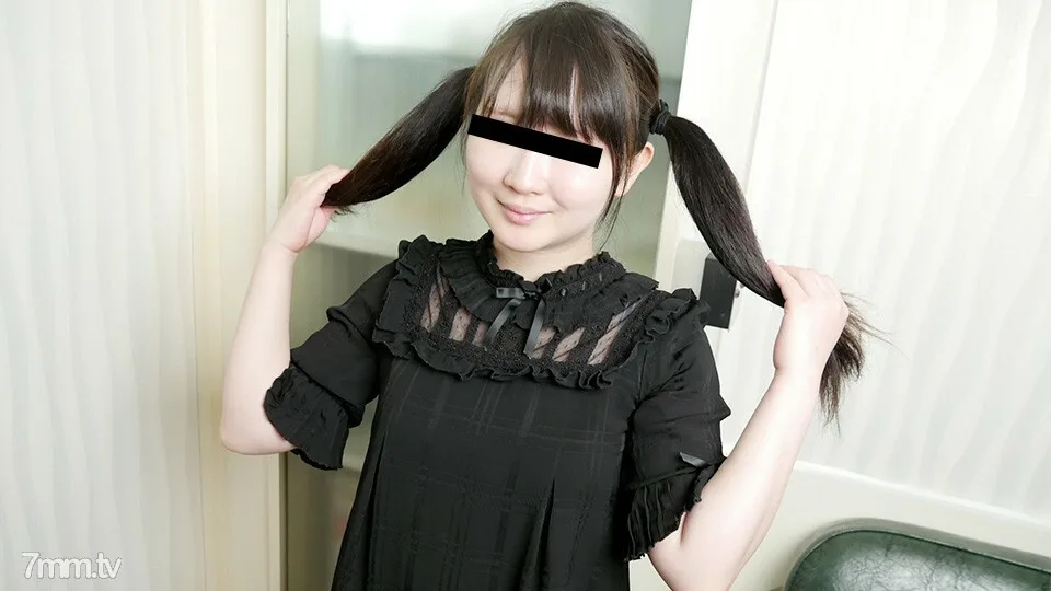 112321-01 与 Twinte 和中出性交看起来不错的 E-Cup Moe 色情女儿