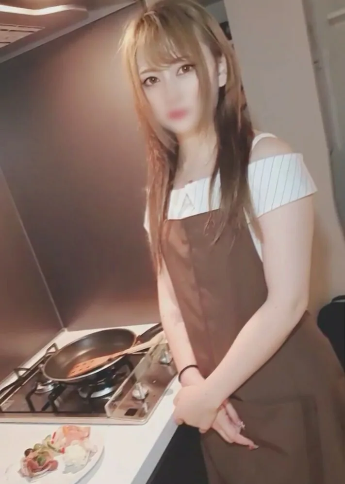 FC2-PPV-3110327 [外貌] 经营餐厅的单亲妈妈，在商务谈判回家的路上被阴道射精... 后天在家里被孩子隐藏的性行为。