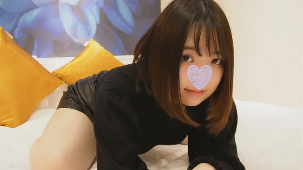 FC2-PPV-3176084 [单人拍摄] Yurine 22岁G罩杯巨乳湿剃阴户女大学生集体阴道射精