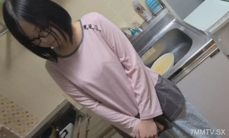 FC2-PPV-3604476 太平光眼镜般的大胸老太婆。对忽视重复联系的惩罚。毕竟，M.