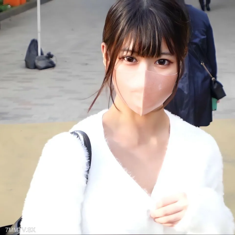 FC2-PPV-4003498 你是怎么写“所有的灯”，“什么都没有”，“890pt”，你是如何在SNS上获得视频的？ ？尴尬，尴尬，尴尬啊，萧尘真是尴尬啊！ ！
