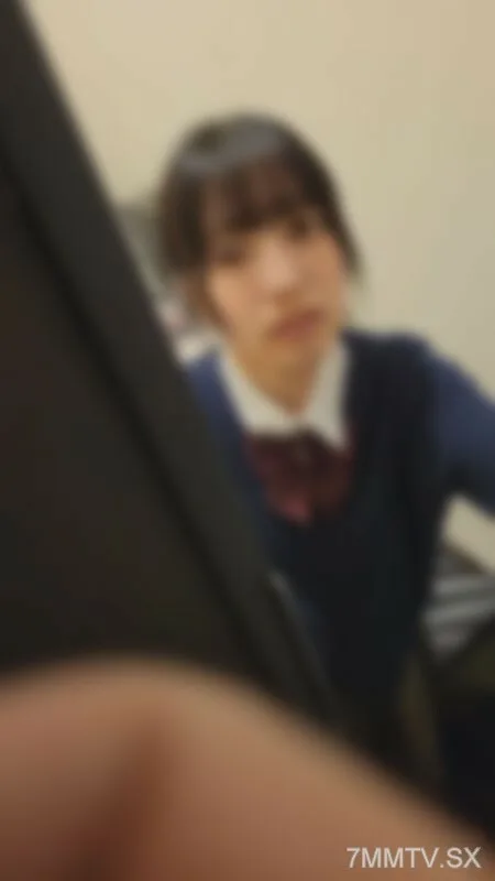 FC2-PPV-4178083 美少女直播网第一名蒖裖一位不知名老人的阴茎插入