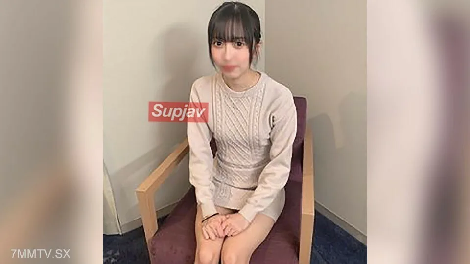 FC2-PPV-4343600 刚从学校毕业，她是个纯洁的白色天使。剃头美男外阴射量大，清帝美腰！