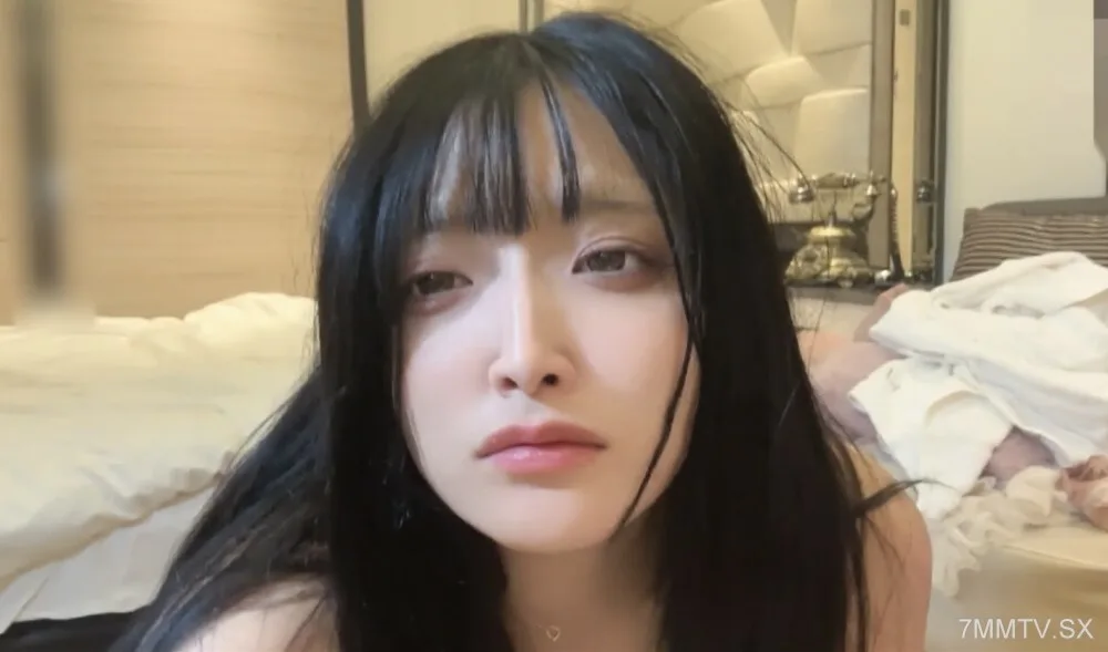 FC2-PPV-4397888 在地上！清澈且良好的胶水。最后，这本书是微笑著写的「入间斋子」【这里】