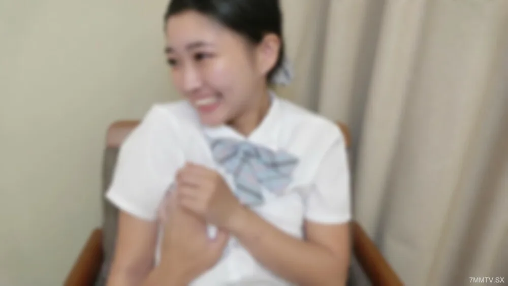 FC2-PPV-4406627 无辜友善的服装制造。一座像小村庄一样的巨大喷泉，有著修长美丽的身躯和青春期的强壮紧致的身躯。