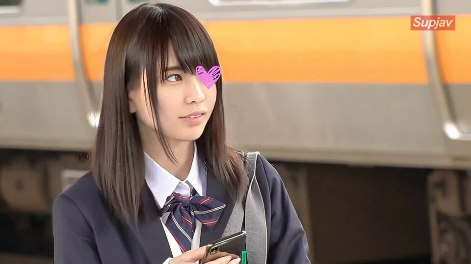 FC2-PPV-1285716 《限定》[列车赤坎][中出SEX]惊人透明度的美少女纯白P#5[是]