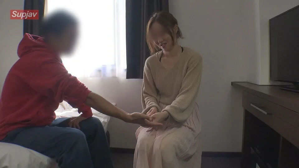 FC2-PPV-1281572 【无码×私人拍摄】椎名是外貌奇特的漂亮人妻，还有一个孩子，却有7个人来帮助她，而且还是一个喜欢束缚游戏的变态！ [＃支持]