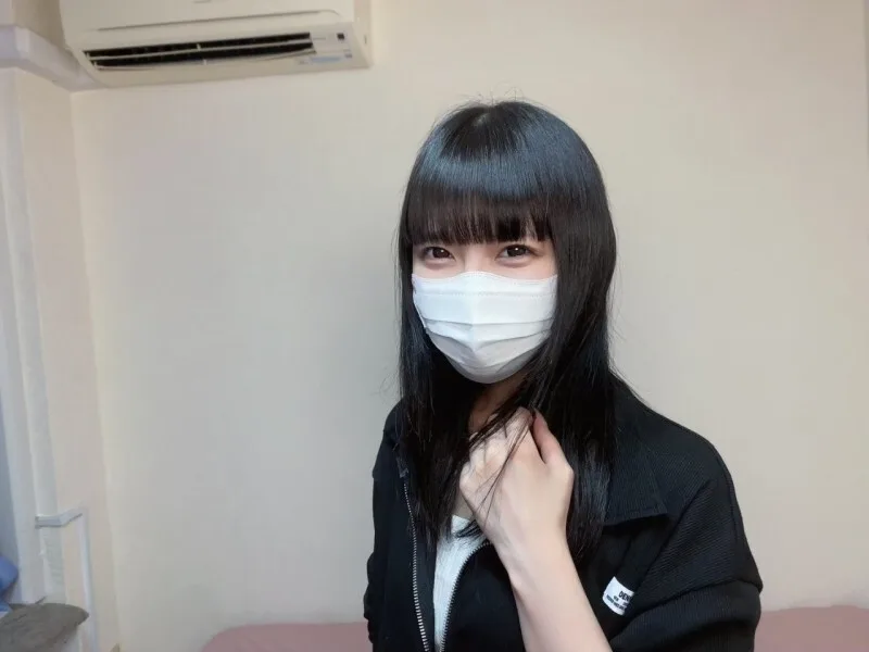 FC2-PPV-4611970 【首次限定50%折扣】【触动你本能的可爱！ ] 一个女人如果允许她的男朋友直接操她，她就会立刻被操！ 享受整洁的咖啡馆店员的精致口交和阴道！ [小春(22)] [评论奖励]