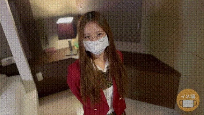 FC2-PPV-4617668 真正的 18 岁女孩为庆祝毕业首次出演 AV IMEDAMAFC2