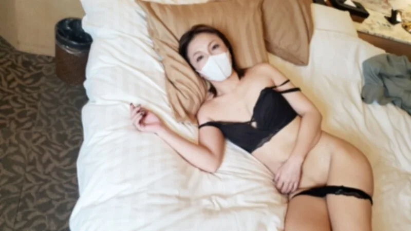 FC2-PPV-4640635 ♡截止3/16日半价【无码，完全素人】52岁美熟女，饭店纯天然性爱！连续两次！ 她穿著水手服看起来超级可爱，她的屁眼在被巨大的鸡巴猛烈冲击时抽搐著，沉浸在快感之中！