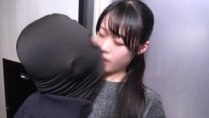 FC2-PPV-4675453 [续/中出＆口爆] 皮肤白皙，身材高挑，苗条，透过五人制足球训练拥有健美身材的女孩。他在当晚的加时赛中上演了帽子戏法。