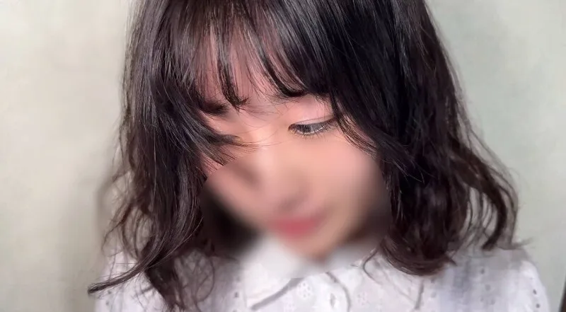 FC2-PPV-4697605 [素人] 19岁可爱少女，身材火辣，童心未泯♡她对肯定会怀孕的种量感到十分困惑…*有评论奖励*