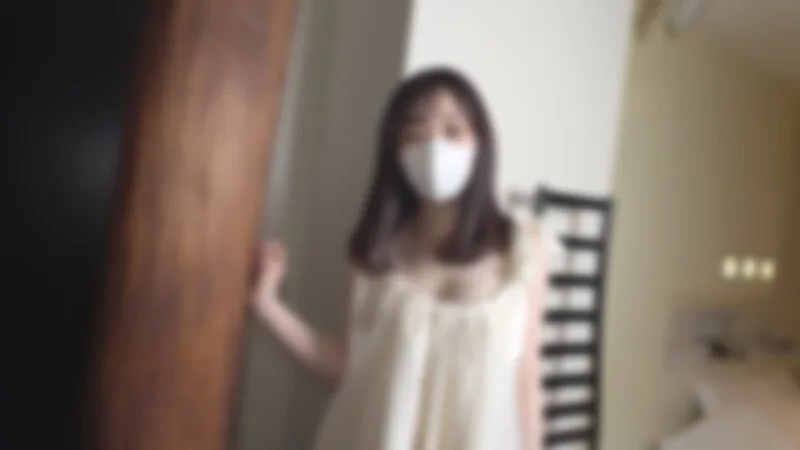 FC2-PPV-4722999 ♡ 半价到7/20【无码，完全素人】20岁可爱女大学生！娇小玲珑，白皙肌肤，巨乳美肌，极致敏感。身材出众，胸部向上翘起，堪称完美女人！